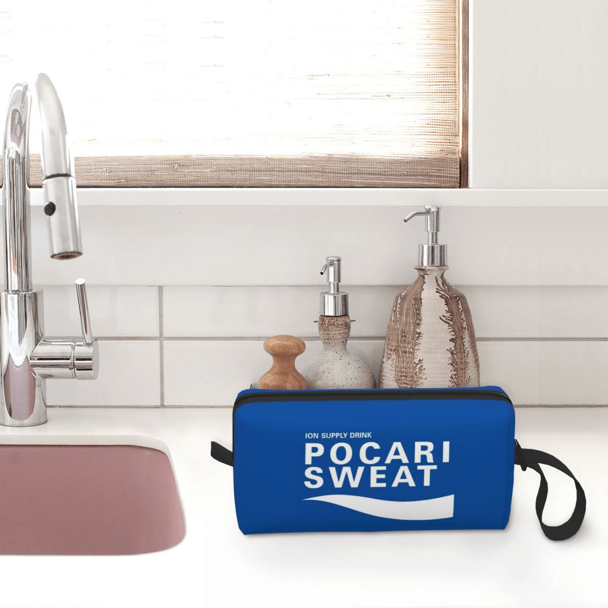 Just Some Pocari Sweat Merch M - Just Beauty Makeup 评论和价格